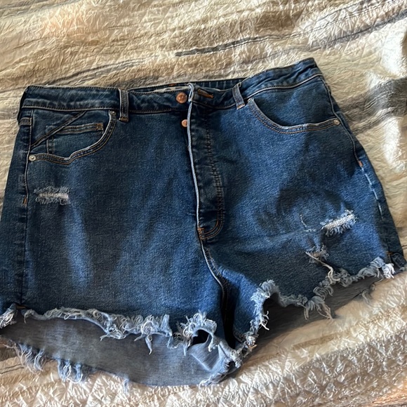 We the free CRVY jeans shorts size 35 - Picture 1 of 3